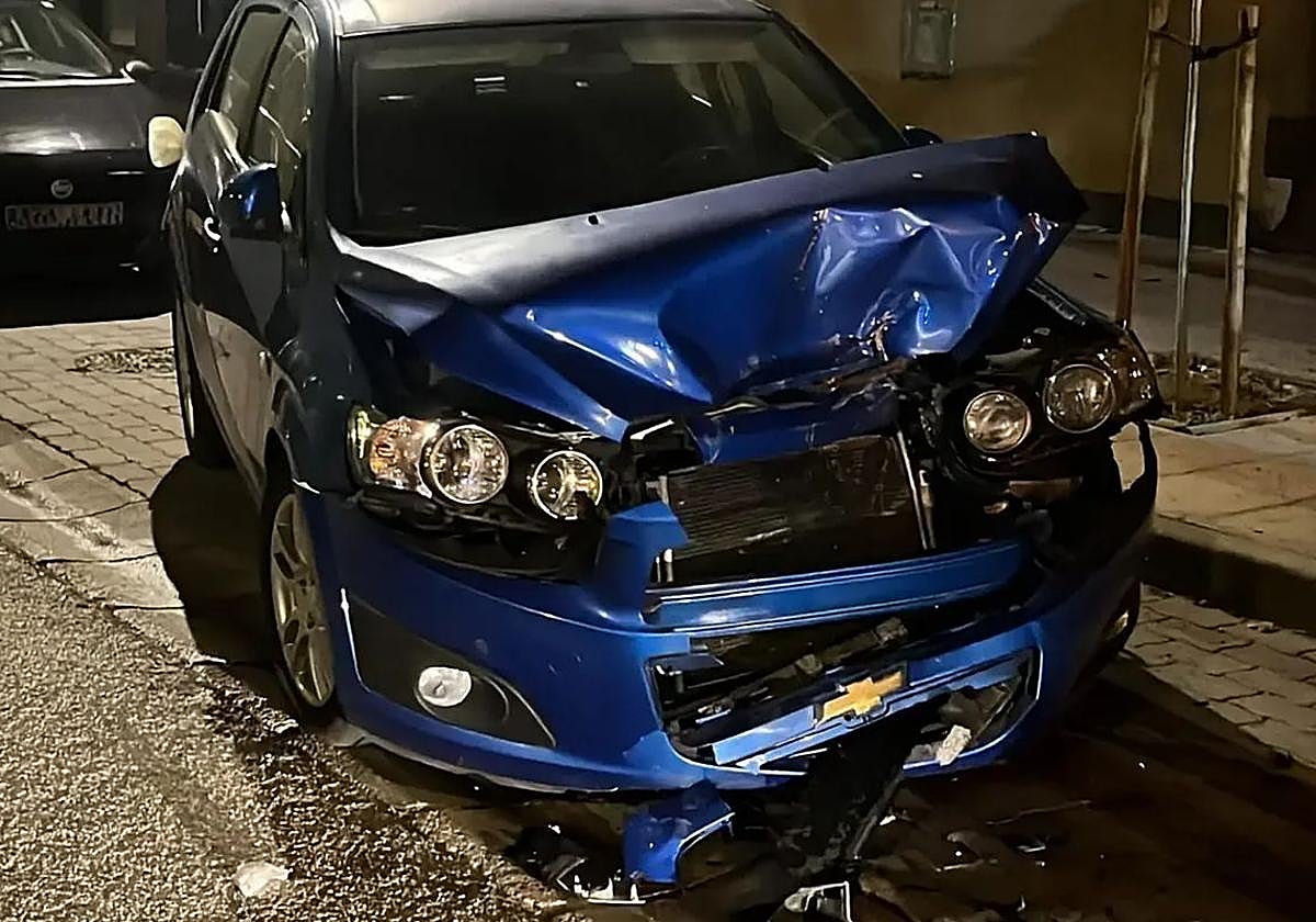 Conduce en dirección contraria quintuplicando la tasa de alcohol y sin carnet y destroza cuatro coches en Burgos