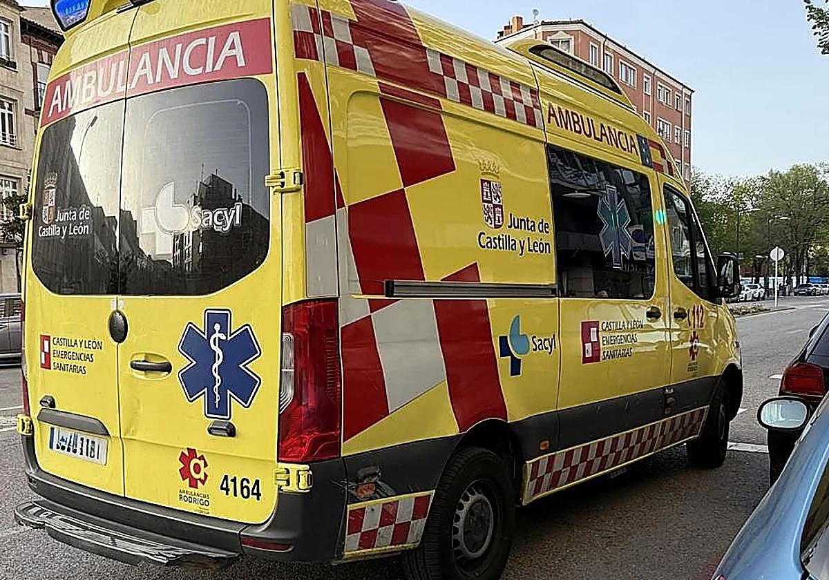 Accidente de tráfico en Burgos: motorista resulta herido tras colisión con un turismo