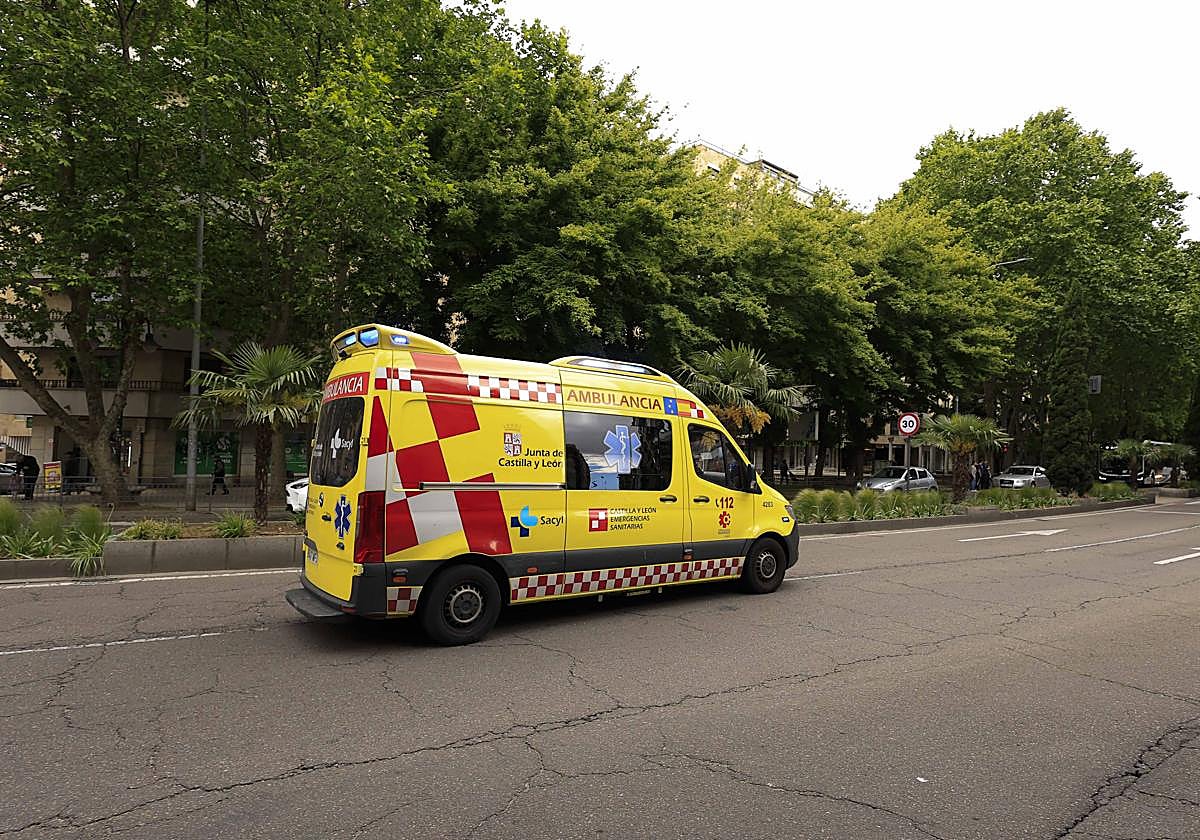 Accidente de tráfico en Salamanca: mujer sufre crisis de ansiedad tras colisión entre dos turismos