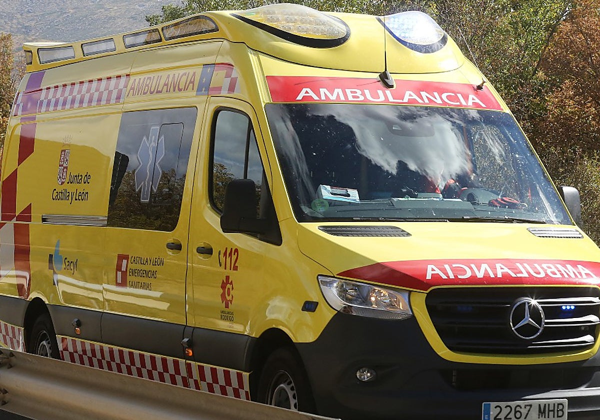 Herido el conductor de un patinete tras colisionar contra un turismo en una vía urbana de Salamanca