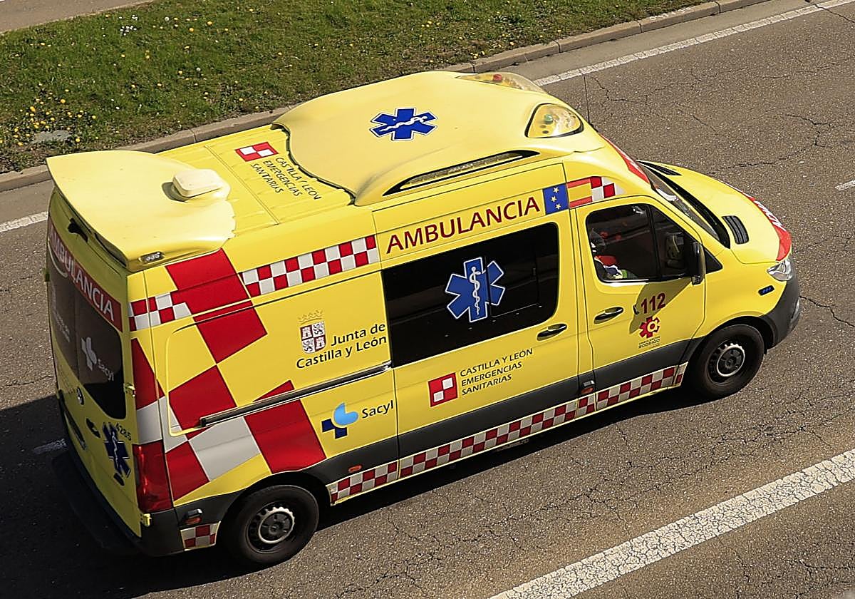 Atrapadas dos personas tras salirse de la carretera con su coche en Salamanca