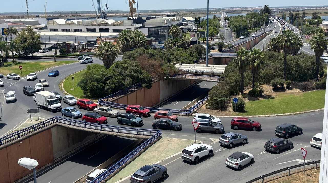 Última hora: importantes retenciones en la salida de Huelva hacia Punta Umbría tras una colisión por alcance