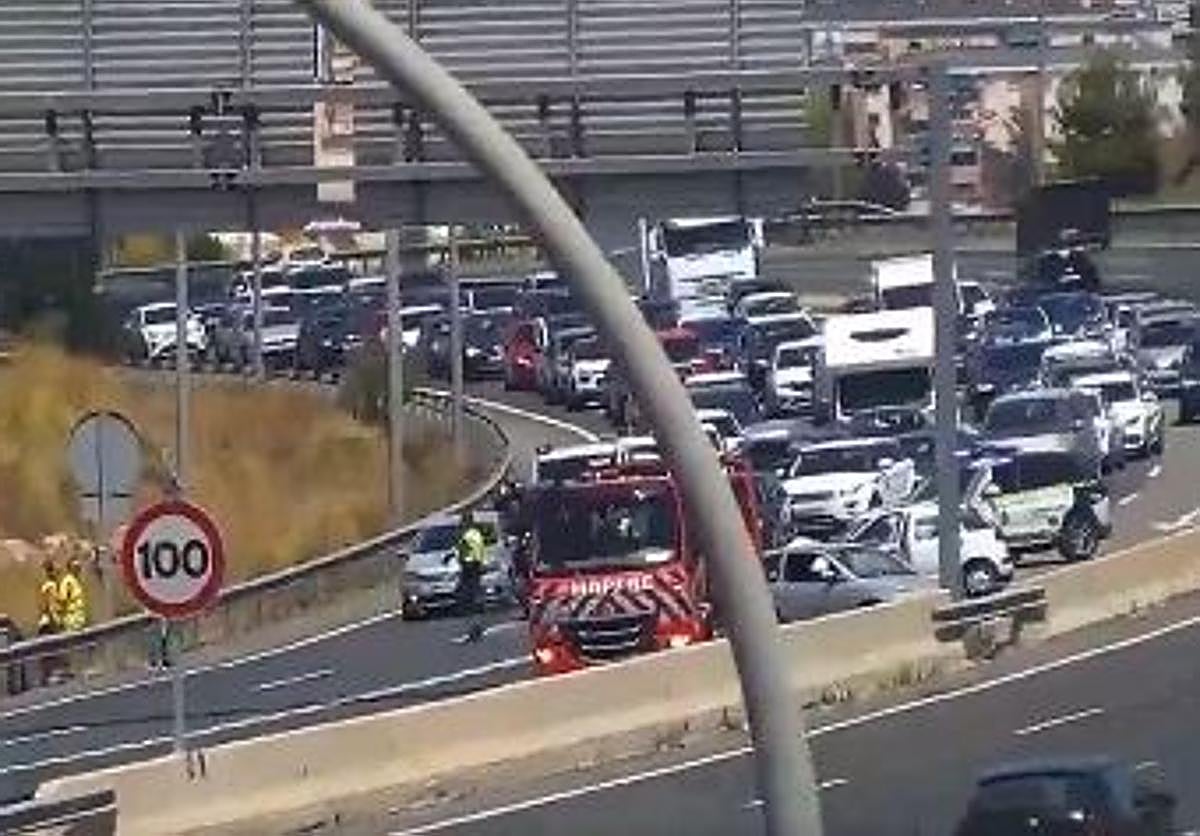 Accidente en la A-7 en Málaga causa importantes retenciones de tráfico tras colisión múltiple