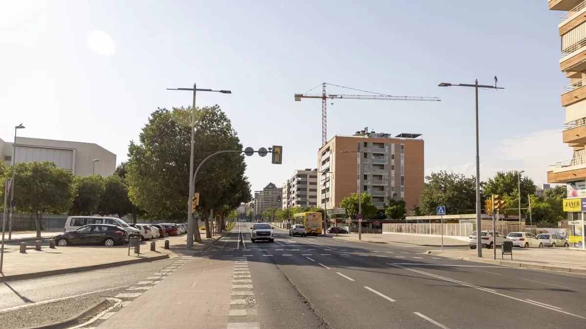 Accidente entre bus urbano y turismo deja cinco heridos leves en Cappont
