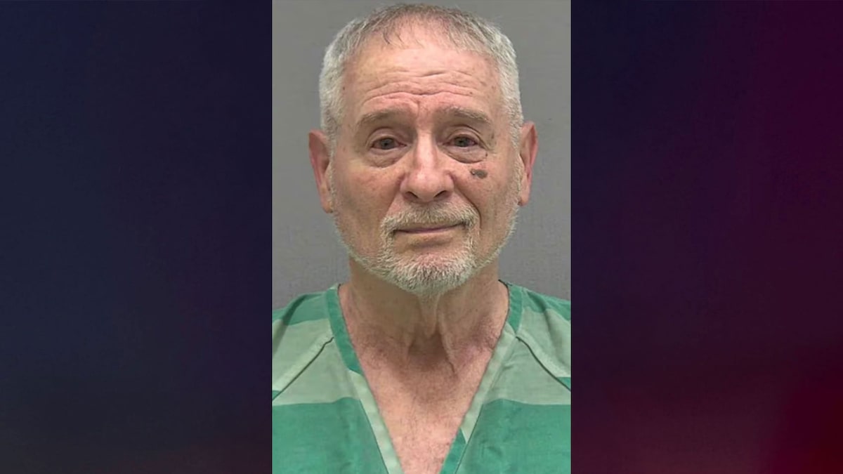 Elderly Florida man allegedly asked kids in pet store if they wanted to pet him, then pepper-sprayed family