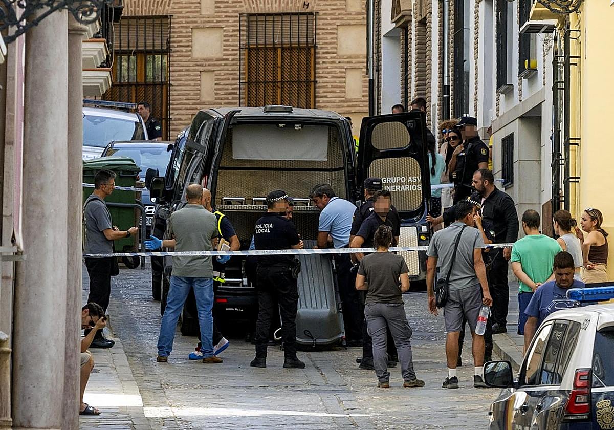 Luto en Antequera por el crimen de María, cuyo exmarido se suicidó tras matarla a puñaladas