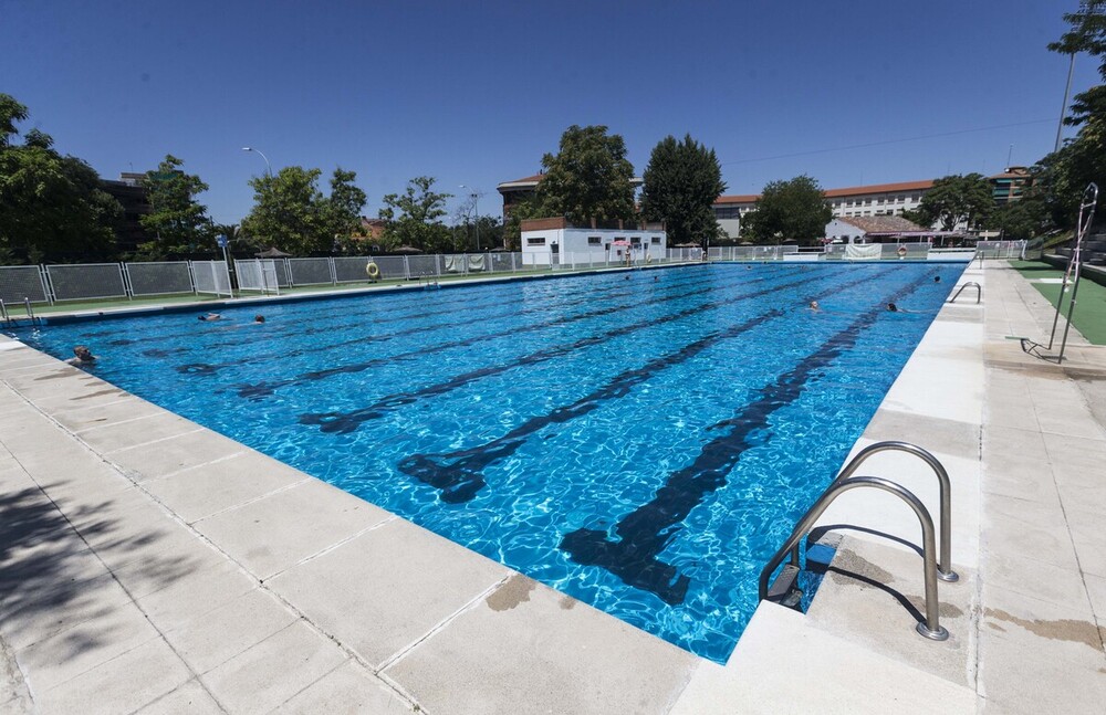 Heces humanas forzaron el cierre de la piscina de la Escuela