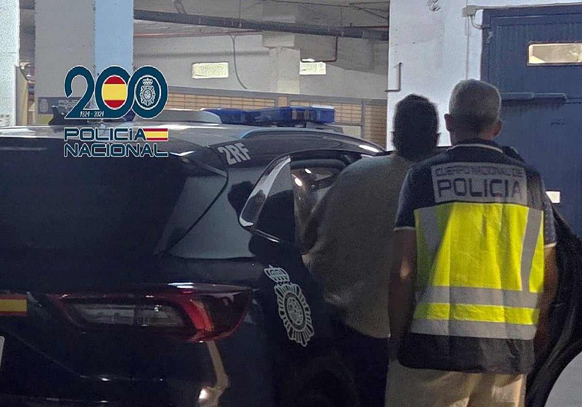 Arrestan a joven en Málaga por brutal ataque a un hombre en un banco: le raja la cara mientras esperaba para trabajar