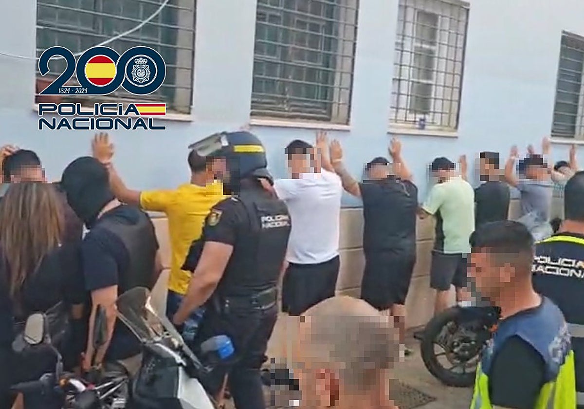 Continúa el conflicto entre clanes en La Trinidad: diez detenidos tras una reyerta con bates y porras