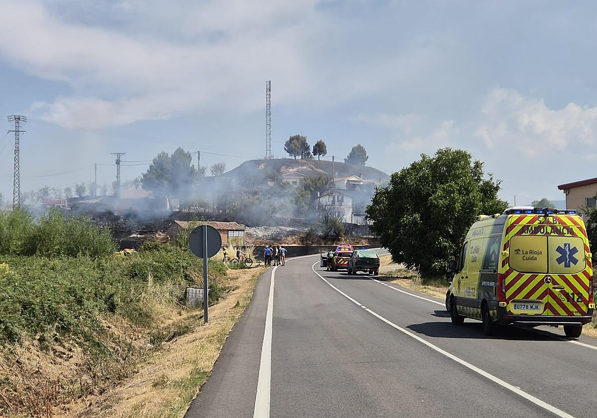 Controlado incendio agrícola en La Rioja que afectó a campos de olivo y cereal en Galilea
