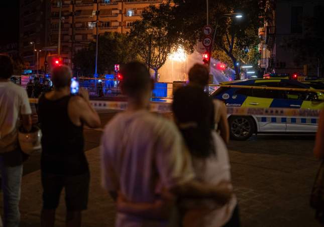 EuropaPress 7681945 llamas 22 julio 2026 barcelona catalunya espana bombers barcelona trabajado