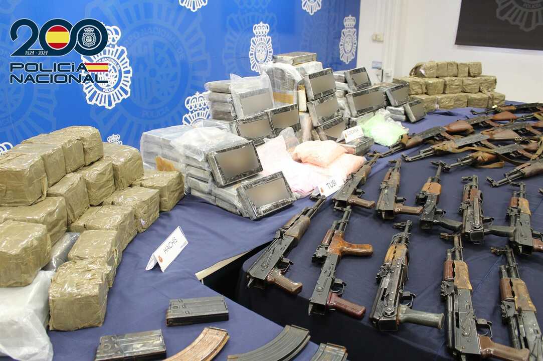 Poseían hasta 50 armas diferentes: cuatro detenidos tras intervenir un arsenal de armas y granadas de mano