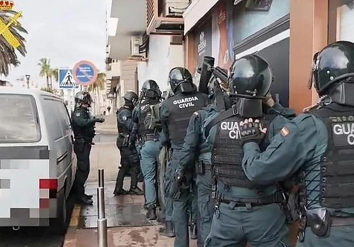 Desarticulada red de estafadores en Granadilla de Abona: 108 personas engañadas por venta ficticia de terrenos
