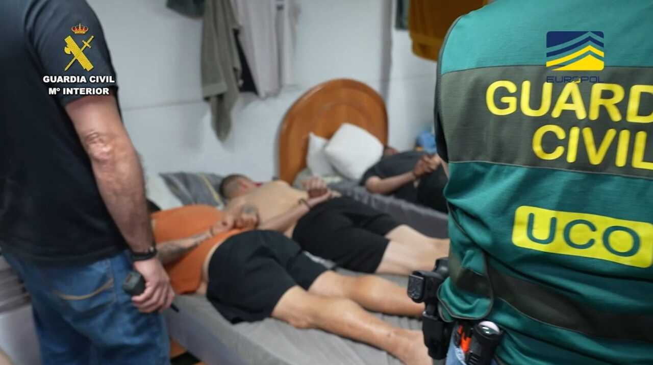 Hasta 50 detenidos: desmantelan seis fábricas ilegales de tabaco con registros en Huelva y otras provincias