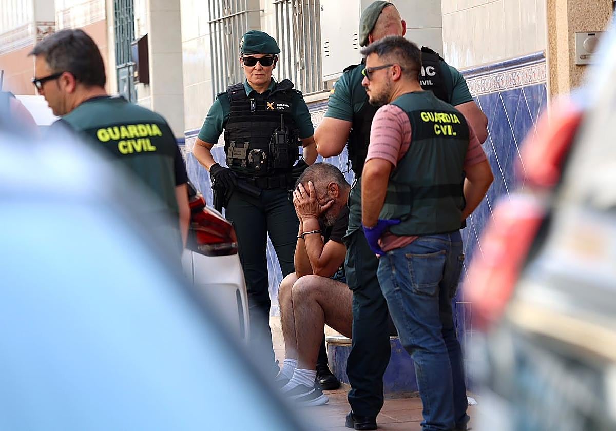 El presunto autor del doble crimen de Mijas, investigado también por robar en la casa de su pareja