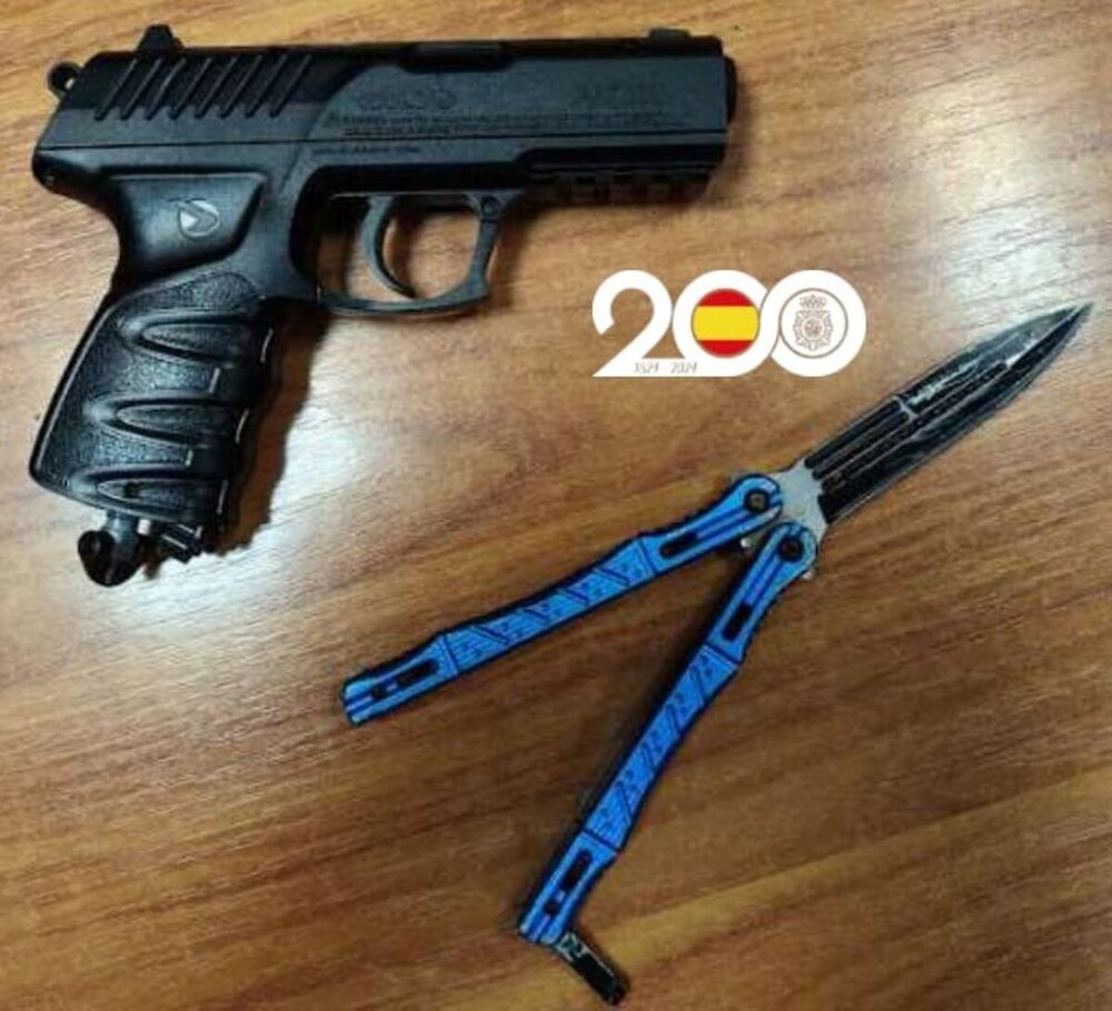 Detenido por amenazar con una navaja a sus compañeros de piso