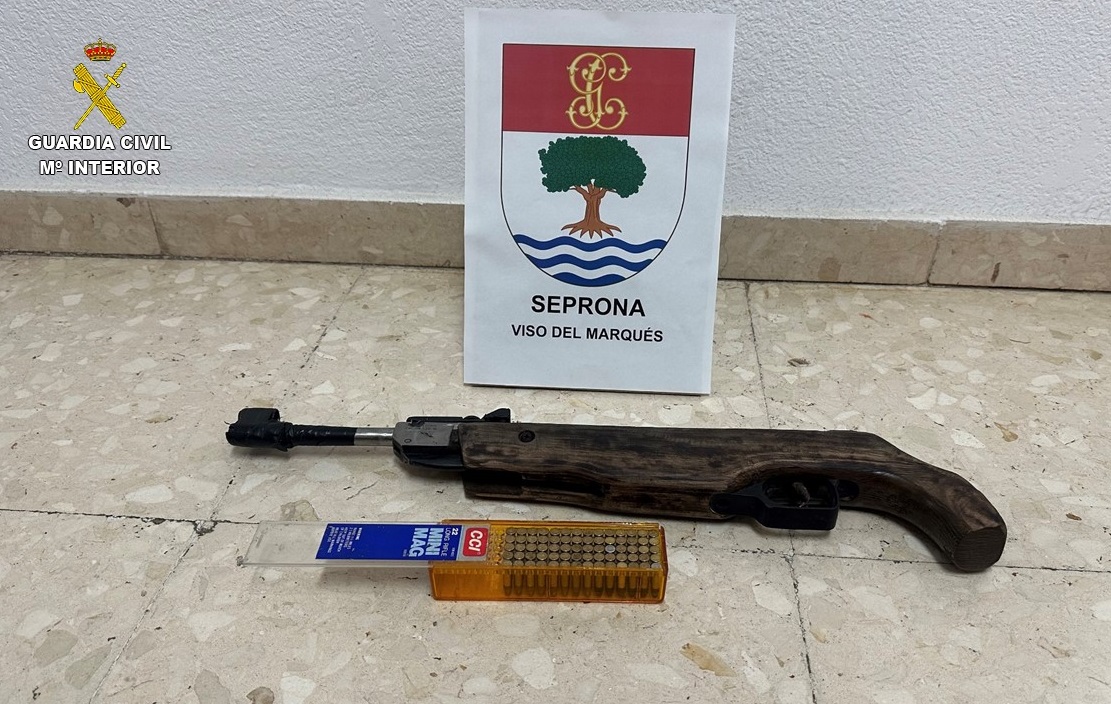 Detenido por modificar una carabina de aire comprimido para cazar conejos en Castellar de Santiago