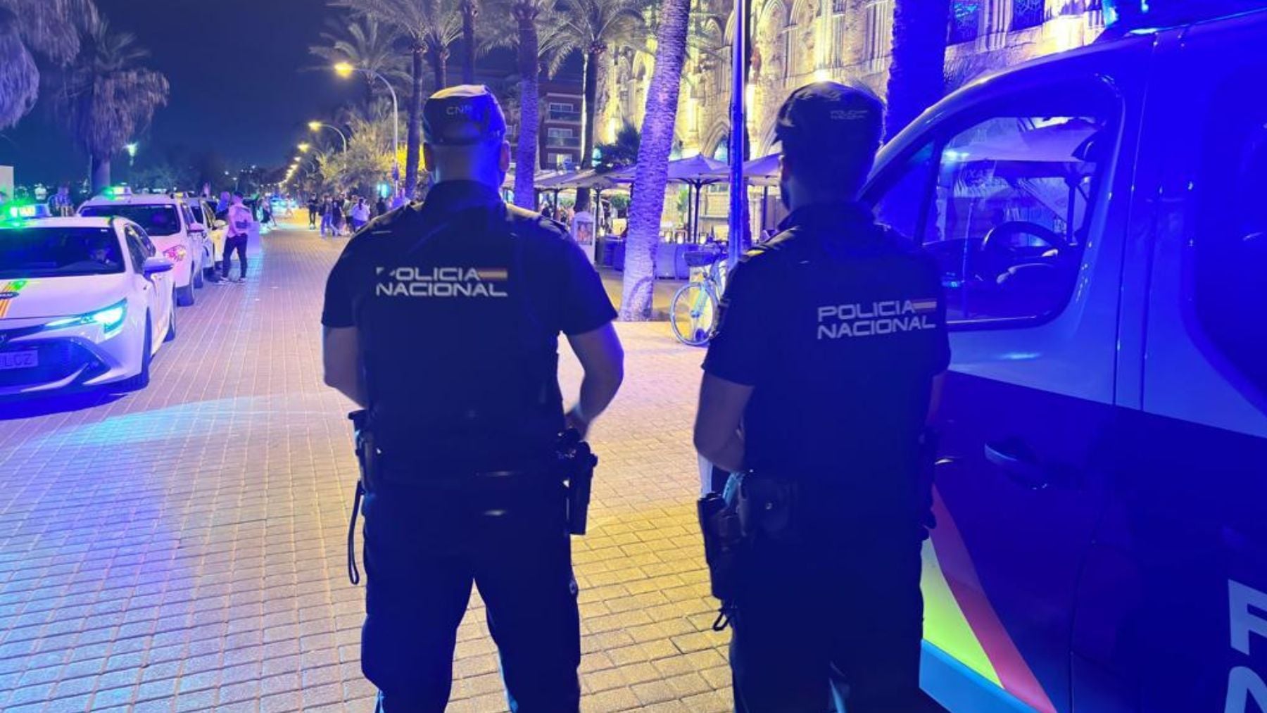 Detenido por obligar a dos turistas a mantener relaciones sexuales con prostitutas en la Playa de Palma