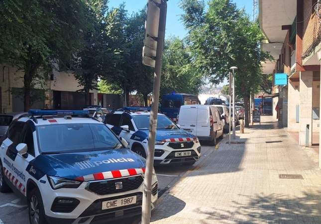 Detenido tras una pelea en un bar de Molins de Rei: se atrinchera en su casa y es reducido por los Mossos