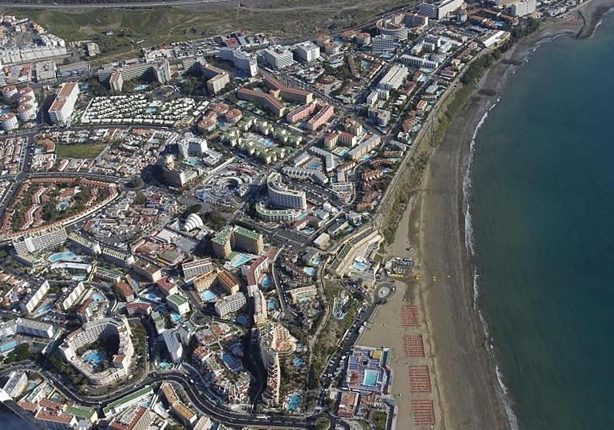 Detenido un hombre de 71 años por exhibicionismo ante menores en la Playa del Inglés