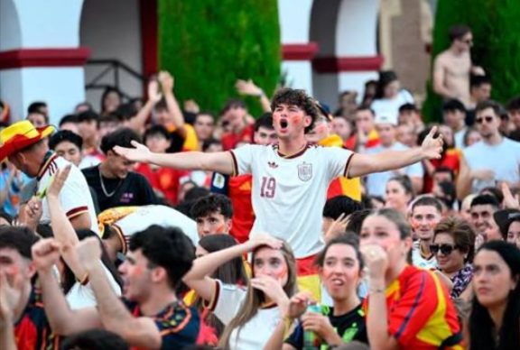 Dos arrestados en Bilbao por agredir a un espectador que vestía la camiseta de la selección española durante la final del Mundial