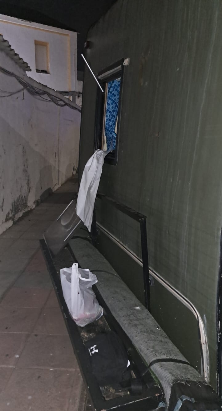 Dos jóvenes, detenidos in fraganti robando en una autocaravana en la avenida Barcelona