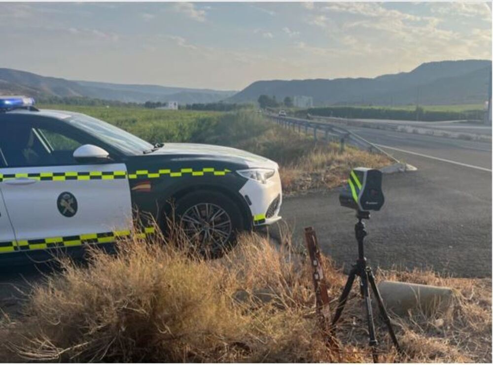 Investigados por circular a 180 y 227 Km/h en la N-601 y A-62