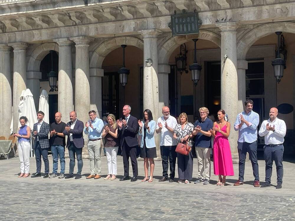 Minuto de silencio en Segovia por las víctimas del incendio