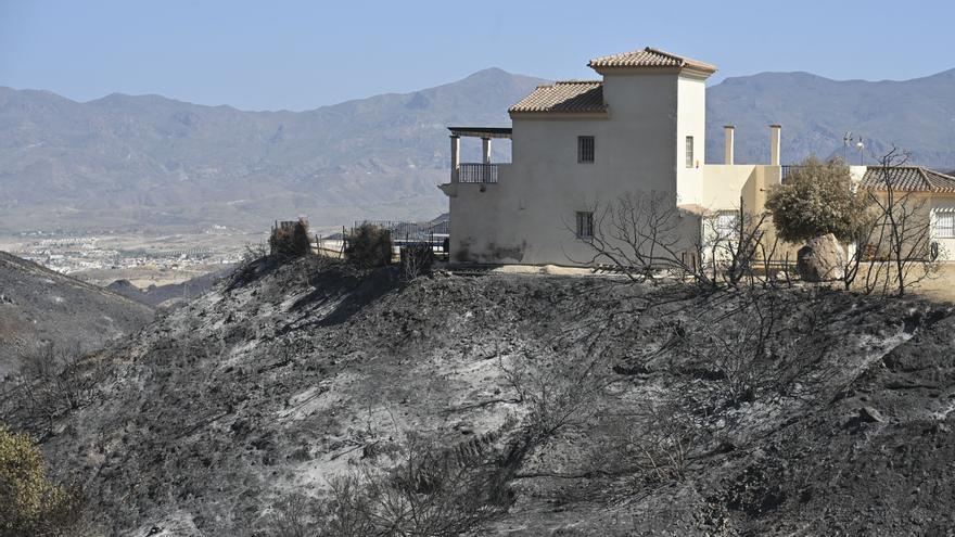 El Gobierno español costeará el 50 % de las actuaciones ambientales tras el incendio de Almería