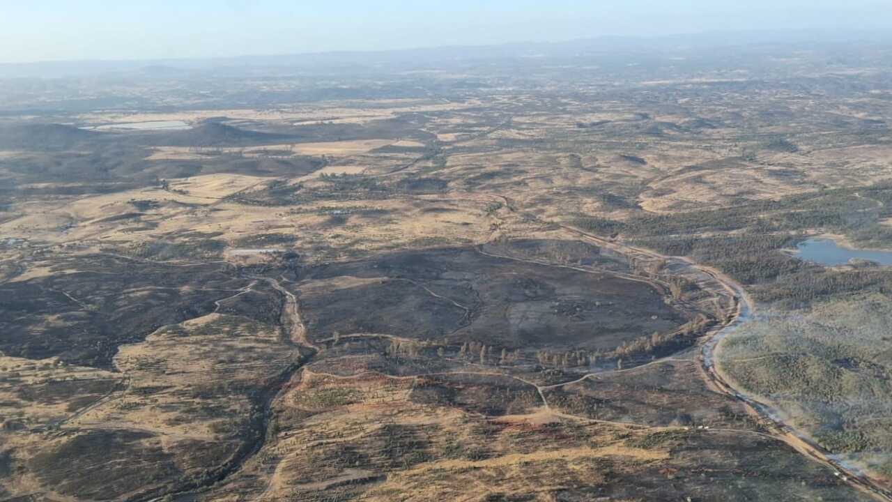 El Plan Infoca estabiliza incendio forestal en La Juanita, Alosno, tras intenso despliegue de operativos