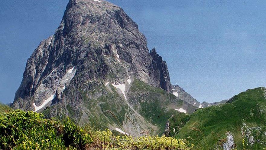 El pico Midi d’Ossau, un monte emblemático de los Pirineos muy frecuentado