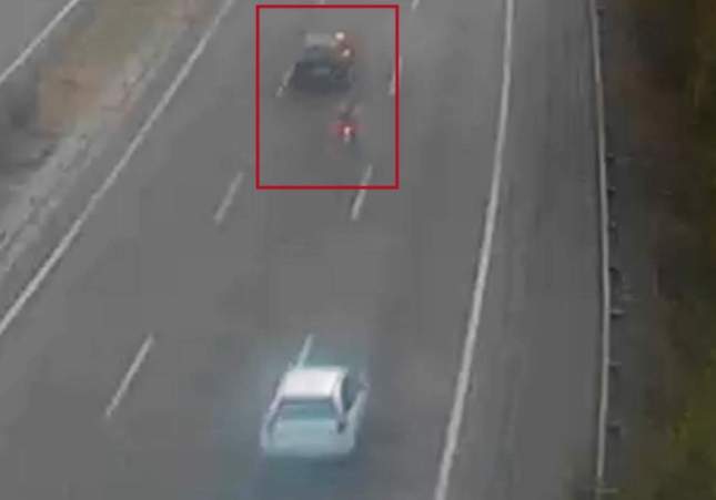 Un cotxe provoca un accident i es fuga a la C-32 entre sitges i sant pere de ribes