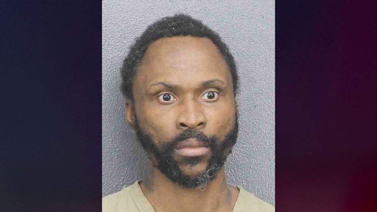 Hombre de Fort Lauderdale acusado de agredir a madre e hijo con discapacidad en ataque brutal camino a la parada del autobús escolar