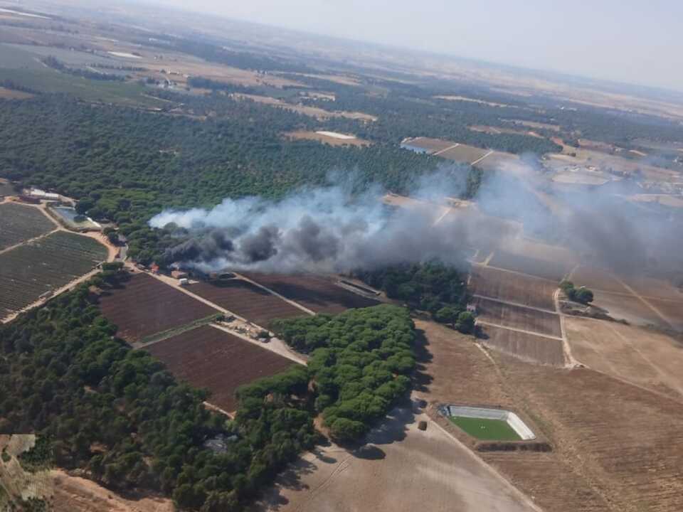 El incendio forestal en Moguer, Huelva, ha sido extinguido por el Plan Infoca tras dos días de trabajo.