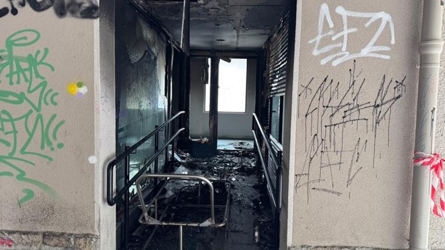 Nueve afectados en un incendio provocado en un edificio del Gobierno Vasco en Arrasate