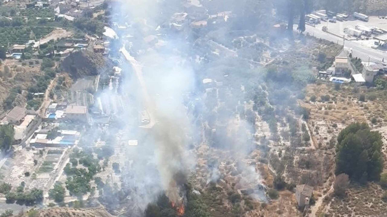 Controlado incendio forestal en Blanca, Región de Murcia, gracias al Plan Infomur