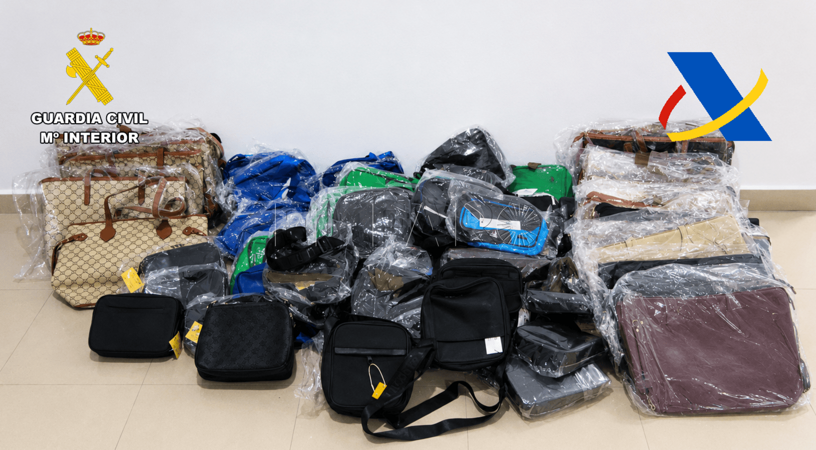 Intervenidos en el aeropuerto de Melilla 83 bolsos falsificados valorados en más de 62.000 euros