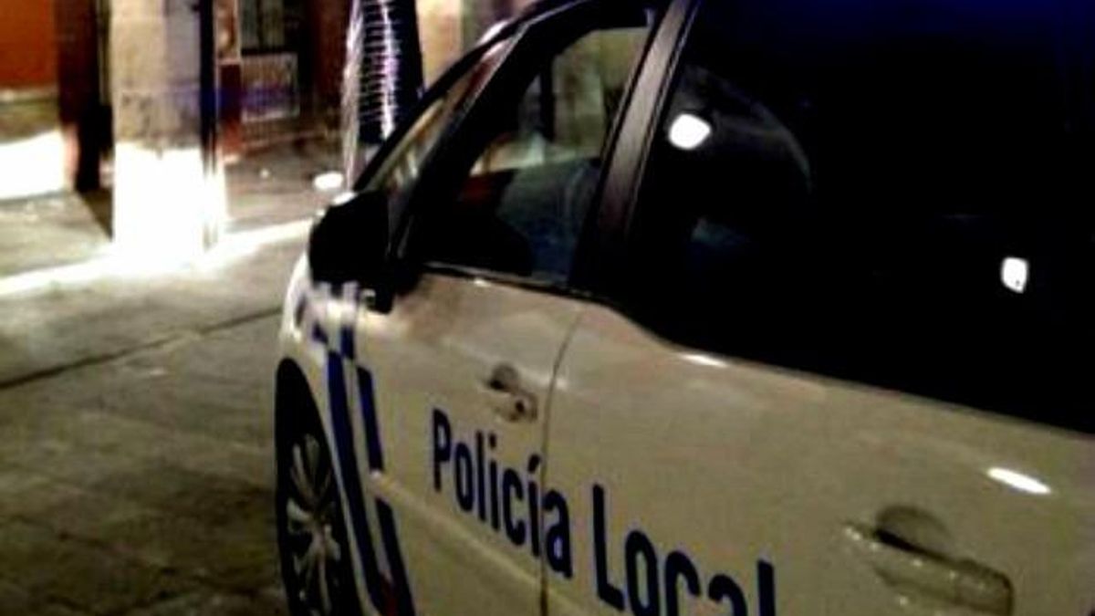 Intervención de la Policía Local de León en el Barrio Húmedo, en una imagen de archivo.