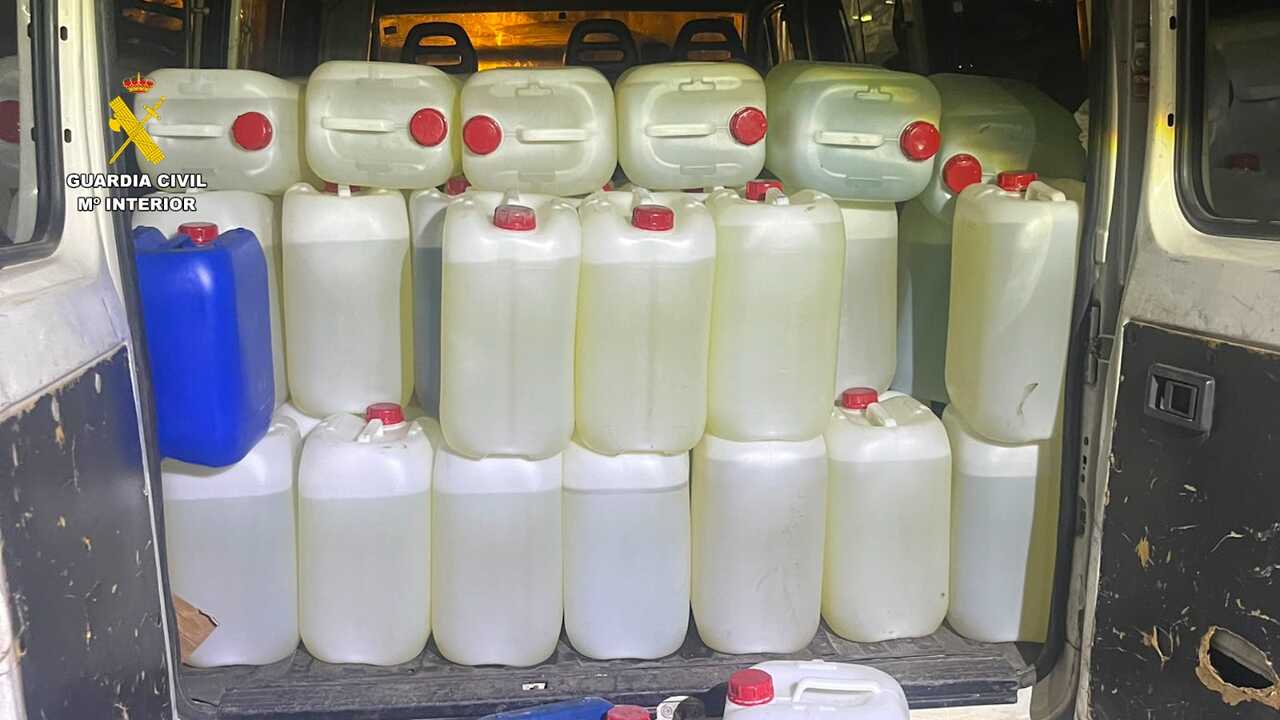La Guardia Civil detiene a un hombre por tráfico de combustible en Palos de la Frontera