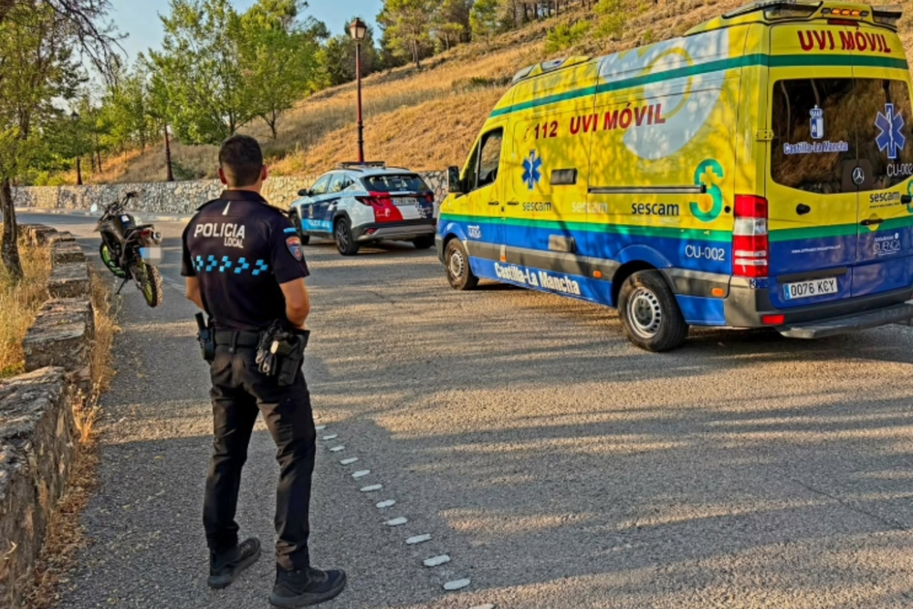 La Policía Local advierte sobre la importancia de usar equipamiento de protección en motocicleta durante el verano tras accidente en San Isidro
