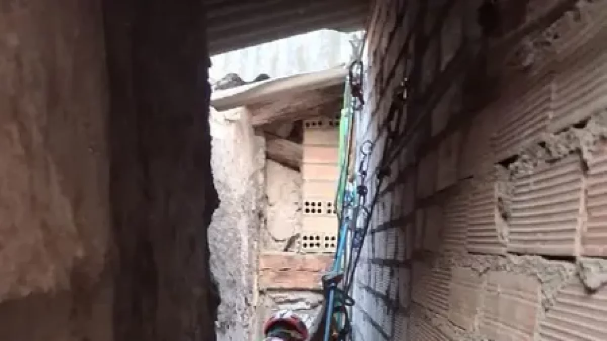Rescatada tras 23 horas atrapada entre dos paredes en Balaguer