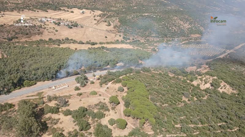 Un incendio en Almodóvar del Campo es declarado de Nivel 1 al afectar a la circulación de trenes entre Mérida y Puertollano