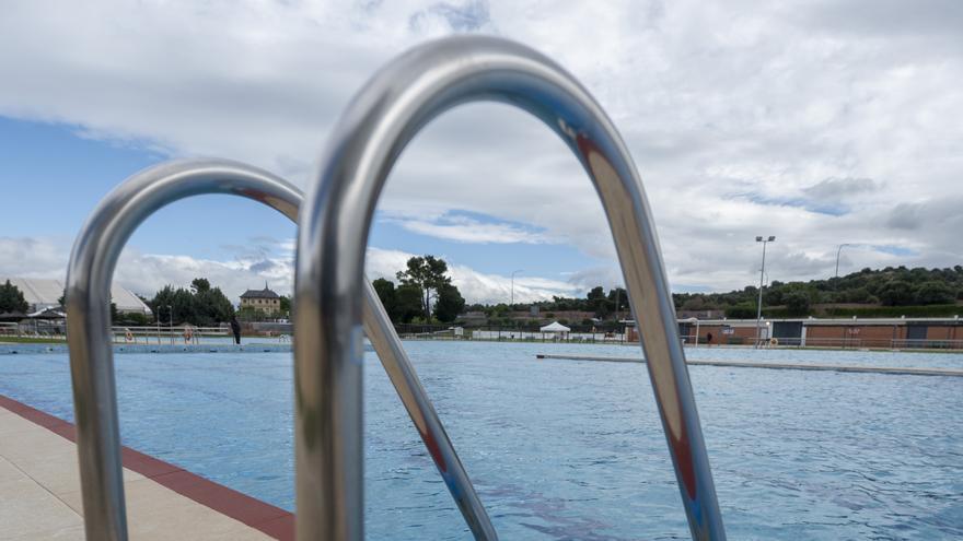 Cinco menores y una mujer intoxicados por una fuga de gas cloro en una piscina de Valladolid