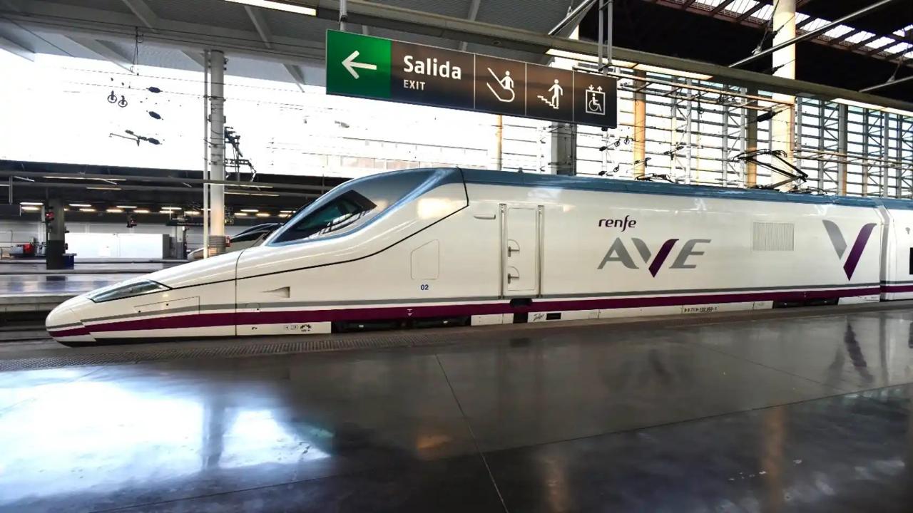 Suspendida la circulación de trenes de Alta Velocidad entre Madrid y Barcelona por incendio en Alcalá de Henares