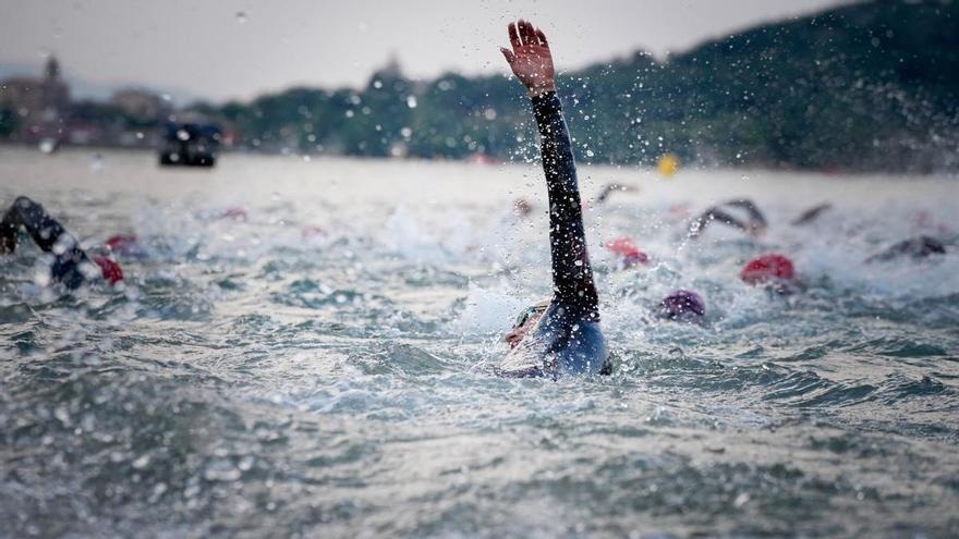Tragedia en el Ironman de Vitoria: participante británico fallece durante el segmento de natación