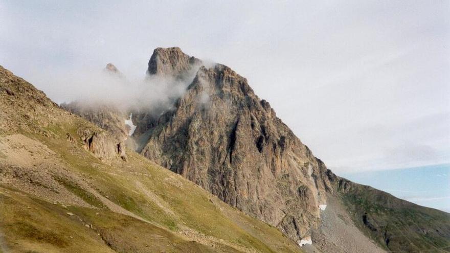 Muere un joven de Urnieta tras sufrir una caída en los Pirineos