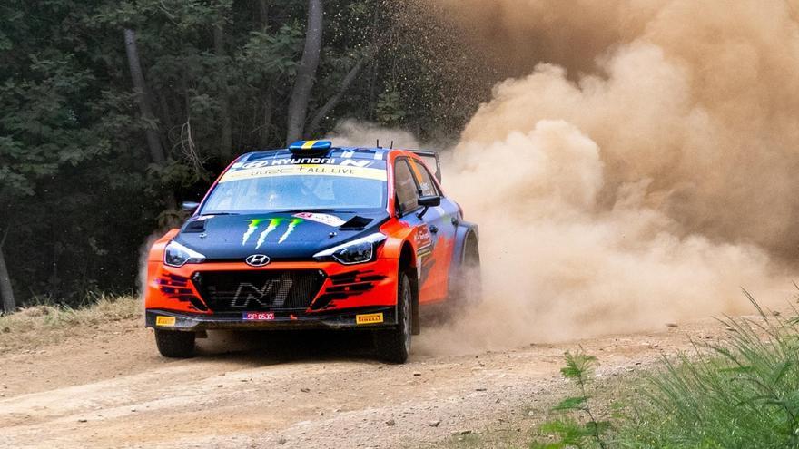 Muere un espectador tras ser arrollado por un coche en un rally en Asturias