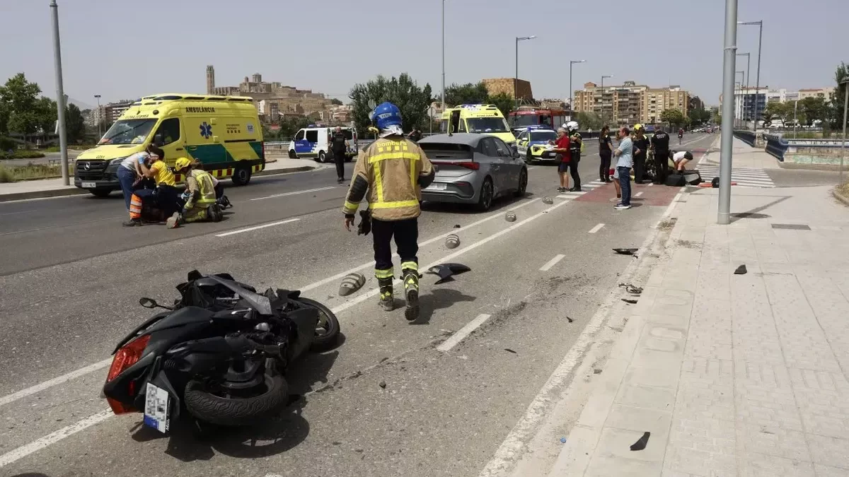 Muere un motorista de 30 años en Lleida tras una doble colisión con otra moto y un turismo