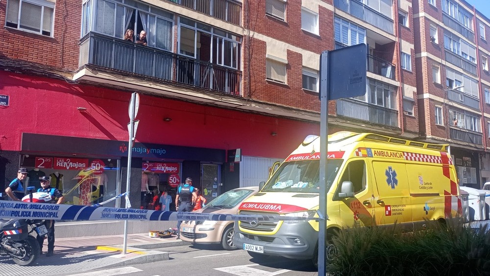 Fallece un hombre tras precipitarse desde un primer piso