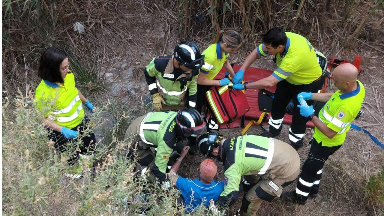 Un hombre de 88 años resulta herido tras caer por un terraplén de diez metros en Caravaca de la Cruz
